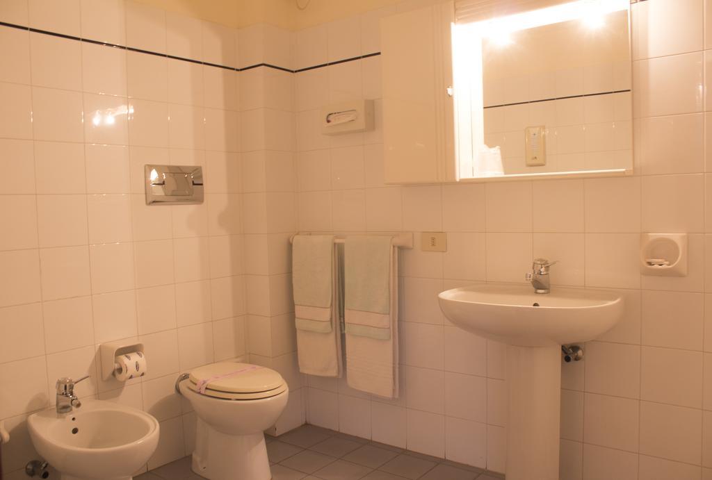 Hotel Falisco Fabrica di Roma ห้อง รูปภาพ
