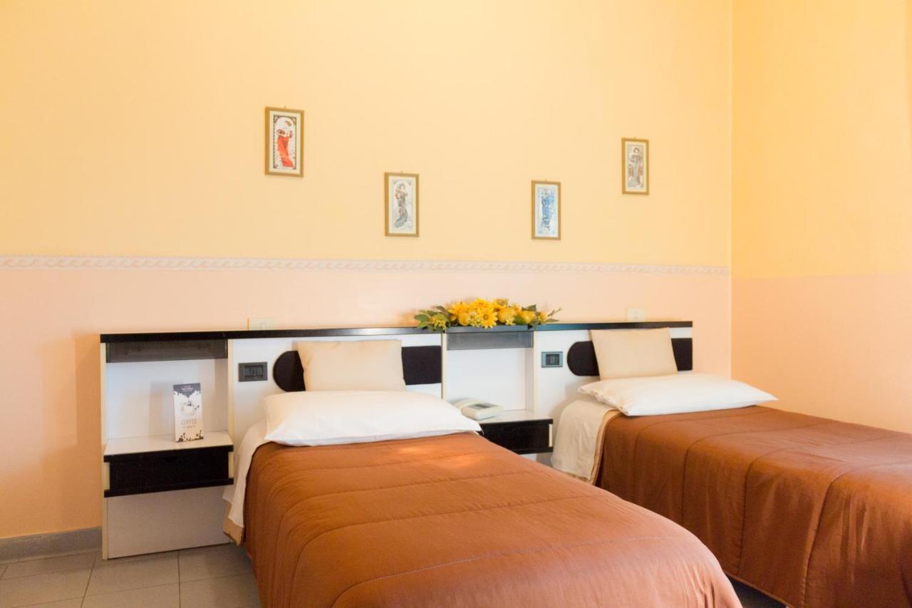 Hotel Falisco Fabrica di Roma ภายนอก รูปภาพ