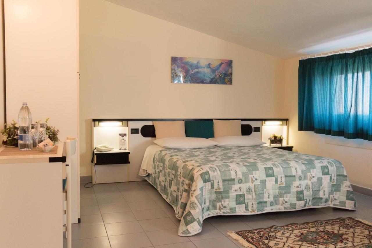 Hotel Falisco Fabrica di Roma ภายนอก รูปภาพ