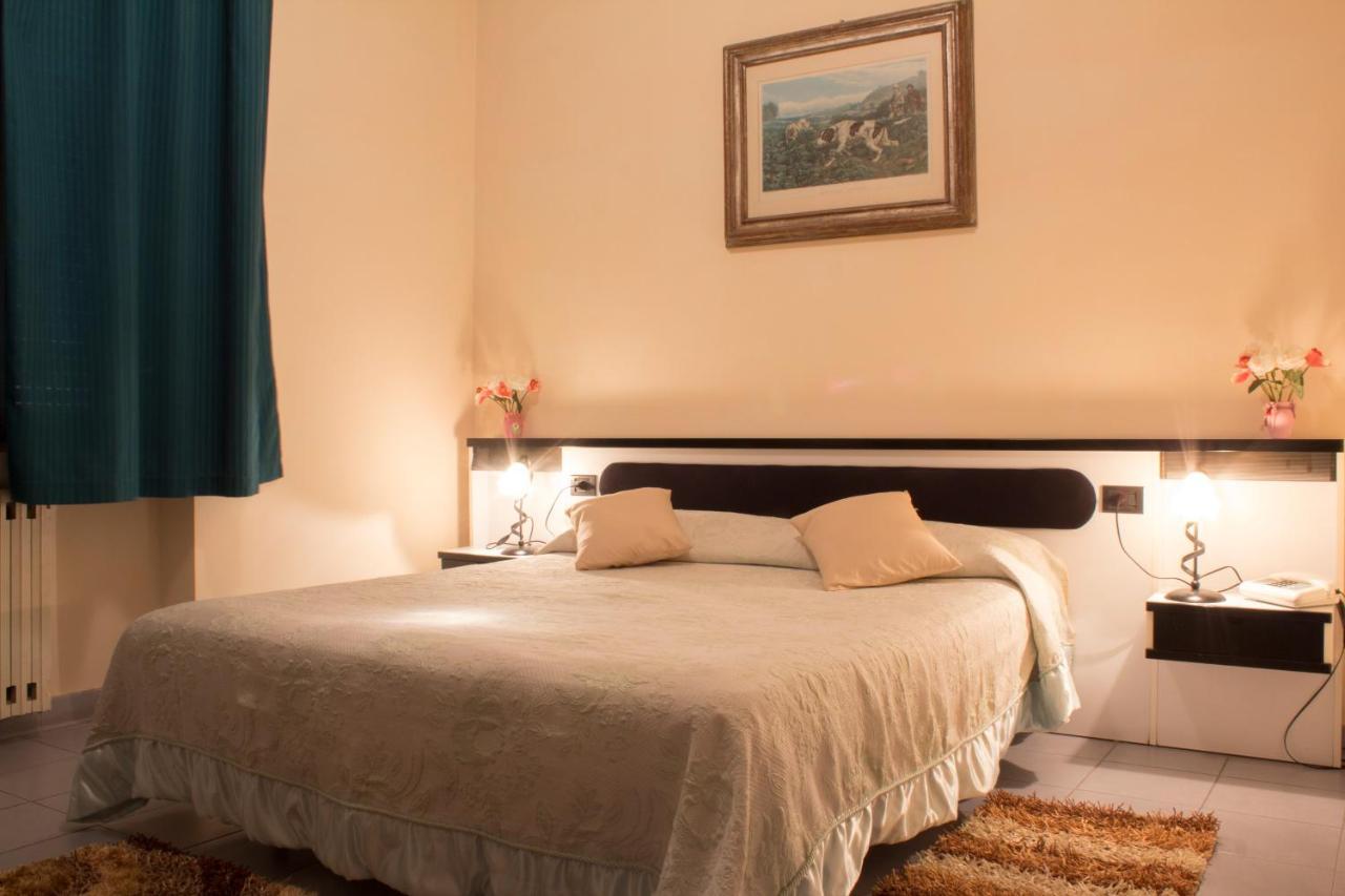 Hotel Falisco Fabrica di Roma ภายนอก รูปภาพ